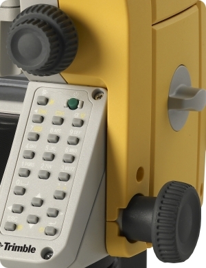 Фиксирующие винты и система настройки тахеометра Trimble M3