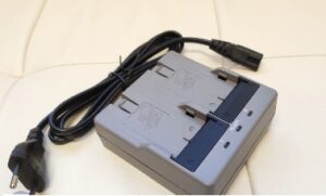 Зарядное устройство CDC77D два слота